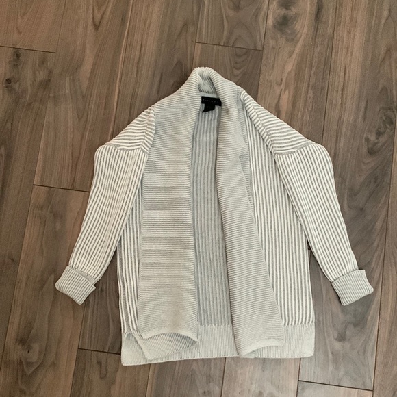 Tahari xs knit cardigan - Picture 1 of 3